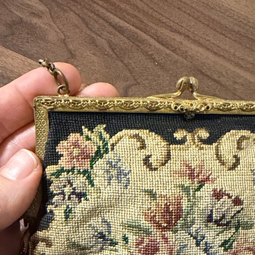 1930’s Antique Floral Embroidered Chain Bag - Picture 3 of 7